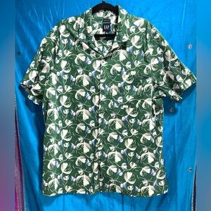 GAP Green Floral Short Sleeve Button-Up Poplin Shirt size XL